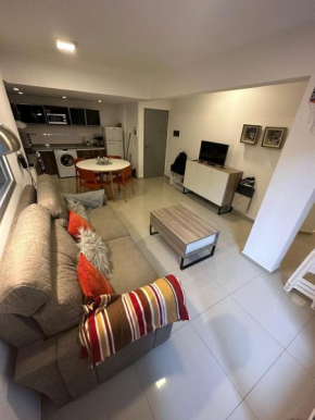 Departamento 2 habitaciones con cochera y cocina